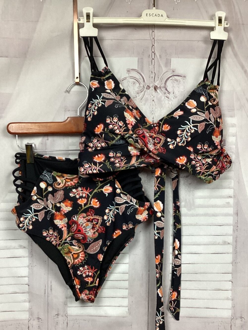 Cupshe Black Floral Bikini Strap Sides XL